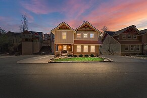 Splash Mansion - Four Bedroom Chalet