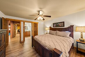 Splash Mansion - Four Bedroom Chalet