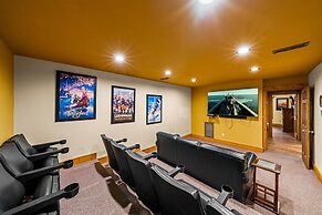 Splash Mansion - Four Bedroom Chalet