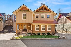 Splash Mansion - Four Bedroom Chalet