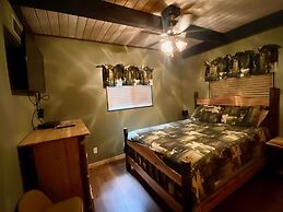 Million Dollar View - Four Bedroom Cabin