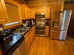 Million Dollar View - Four Bedroom Cabin