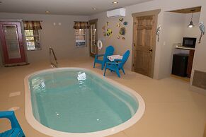 Serene Oasis - Four Bedroom Chalet