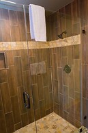 Serene Oasis - Four Bedroom Chalet