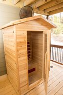 Serene Oasis - Four Bedroom Chalet