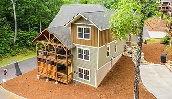 Serene Oasis - Four Bedroom Chalet