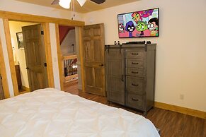 Serene Oasis - Four Bedroom Chalet