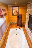 Serene Oasis - Four Bedroom Chalet