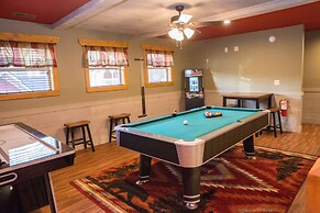 Serene Oasis - Four Bedroom Chalet