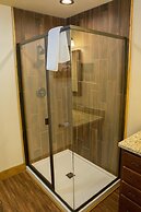 Serene Oasis - Four Bedroom Chalet