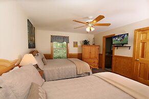 Holly Grove 1 - Three Bedroom Chalet