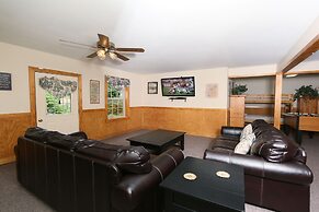 Holly Grove 1 - Three Bedroom Chalet