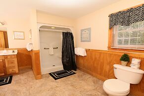 Holly Grove 1 - Three Bedroom Chalet