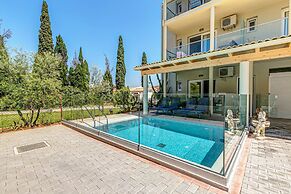 Palapart Gikas Gouvia