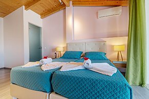 Palapart Gikas Gouvia