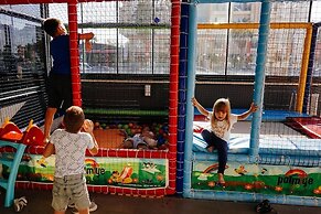 ONLY ONE Suites&Residence