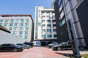 Newvera Hotel