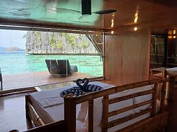 Paolyn Floating House Restaurant