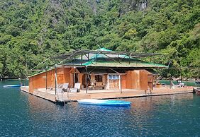 Paolyn Floating House Restaurant