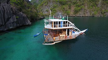 Paolyn Floating House Restaurant