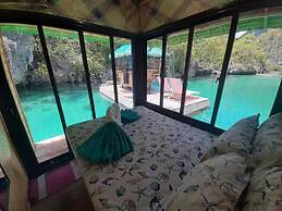 Paolyn Floating House Restaurant