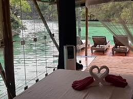 Paolyn Floating House Restaurant