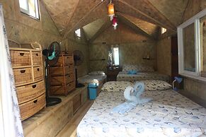 Paolyn Floating House Restaurant