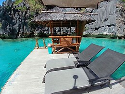 Paolyn Floating House Restaurant