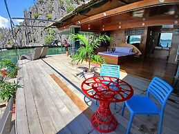 Paolyn Floating House Restaurant