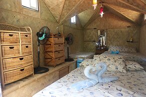 Paolyn Floating House Restaurant