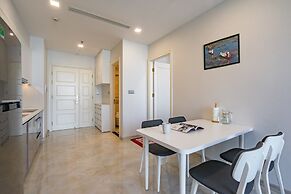 NES House - Riverview Apartment