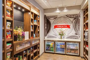 Hampton Inn & Suites Nashville North Skyline