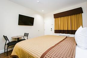 Scottish Inn & Suites