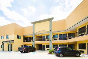 Scottish Inn & Suites