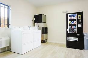 Scottish Inn & Suites