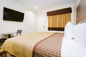 Scottish Inn & Suites