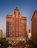 The Plaza Hotel Pioneer Park