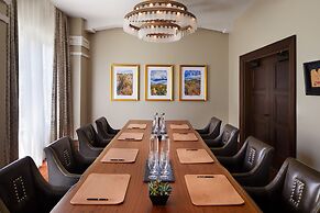 The Plaza Hotel Pioneer Park