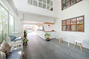 Blooming Hill Boutique Suites