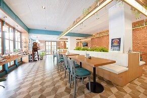 Blooming Hill Boutique Suites