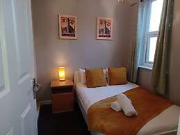 Huku Kwetu - Pearson House