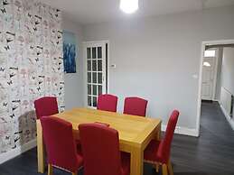 Huku Kwetu - Pearson House