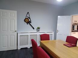 Huku Kwetu - Pearson House