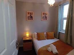 Huku Kwetu - Pearson House