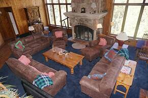 Large Family  On Adams Avenue - Ski In/out 5 Bedroom Home by RedAwning