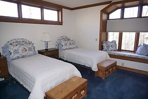 Large Family  On Adams Avenue - Ski In/out 5 Bedroom Home by RedAwning