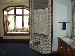 Large Family  On Adams Avenue - Ski In/out 5 Bedroom Home by RedAwning