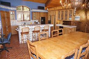 Large Family  On Adams Avenue - Ski In/out 5 Bedroom Home by RedAwning