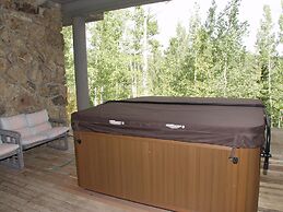 Large Family  On Adams Avenue - Ski In/out 5 Bedroom Home by RedAwning