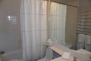 Large Wood Run 6 Bedroom Ski-in / Ski-out Access Home by RedAwning